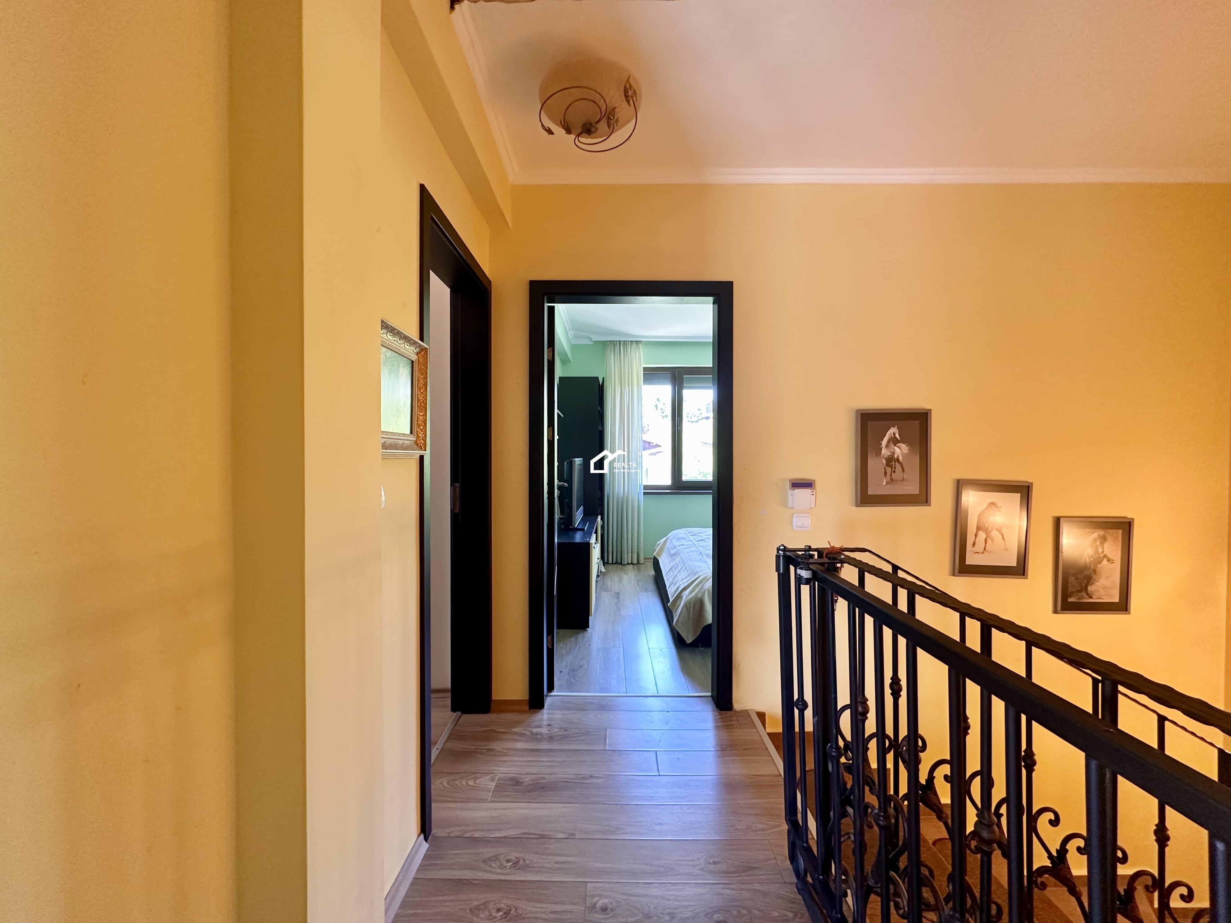 Кошарица — Kъща с басейн и гараж-27